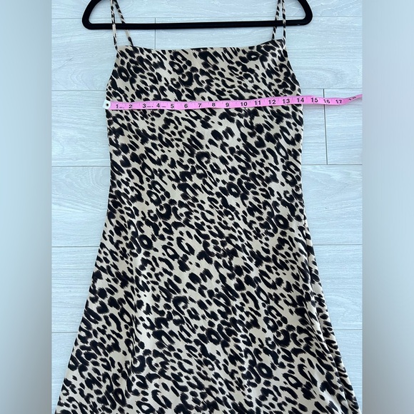 LIKE NEW CHEETAH SATIN COWL NECK - Picture 10 of 12